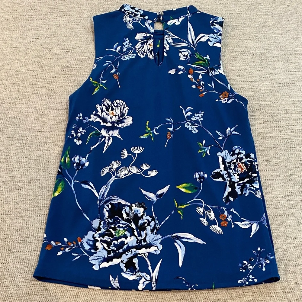 WHBM Blue Sleeveless Floral Blouse - Picture 4 of 6